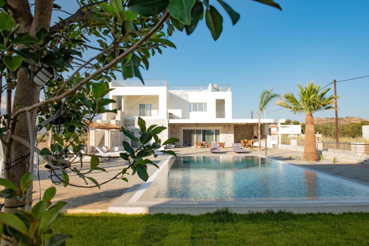 Villa Pnoe Seaside Каламакі Екстер'єр фото